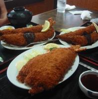 わらじ（手前）大（奥左）中（奥右）